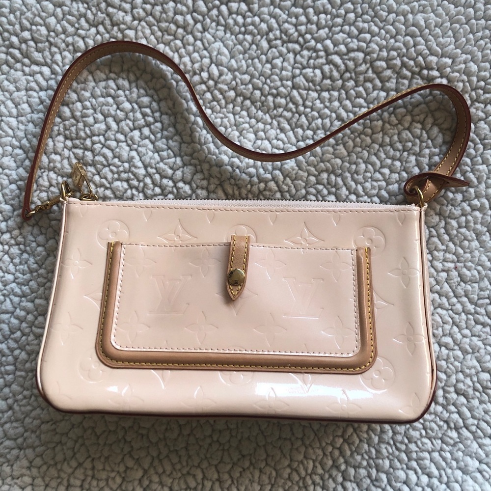 Light Pink Louis Vuitton Vernis Pouchette 2004